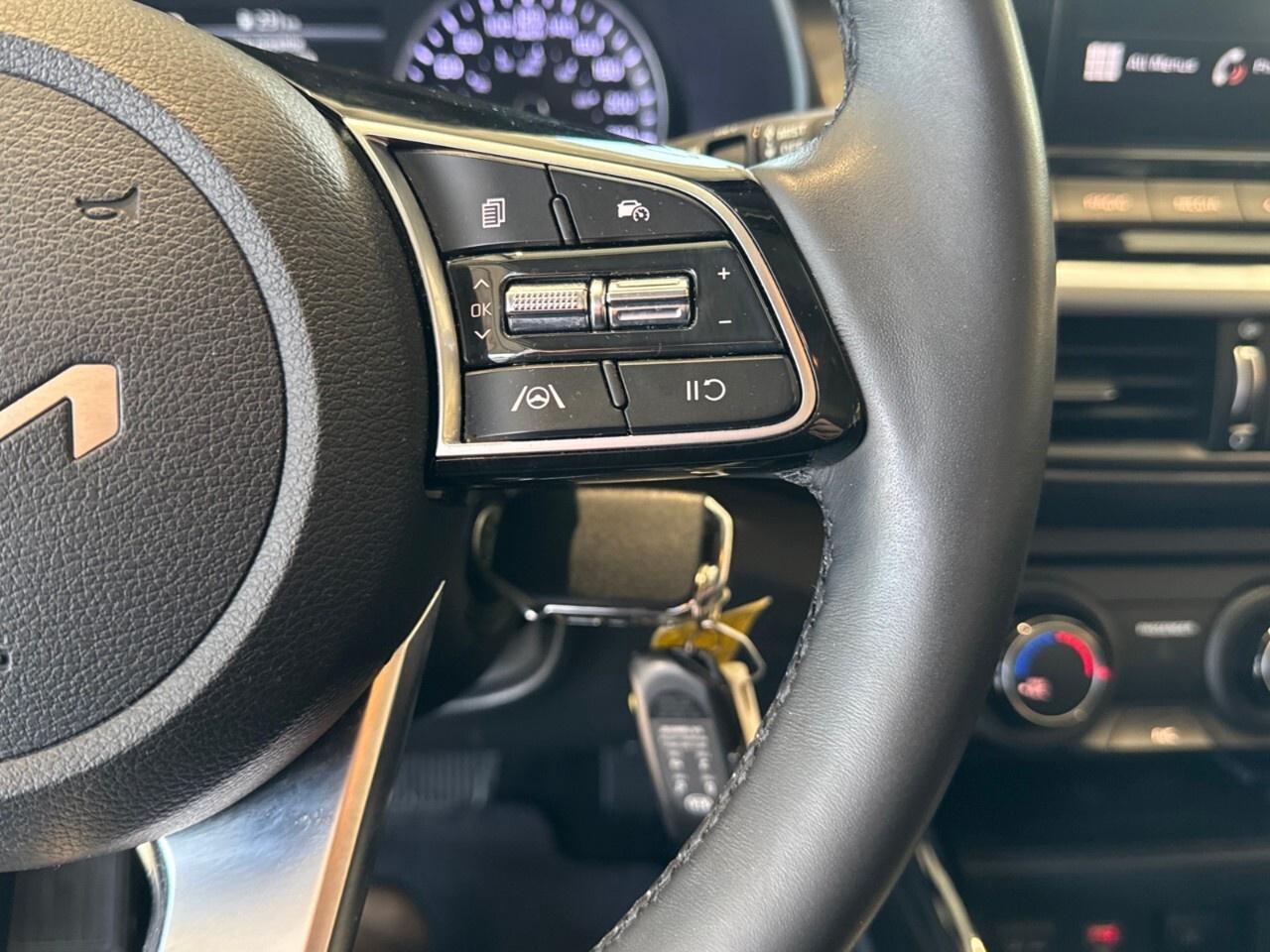 2022 Kia Forte EX IVT Photo