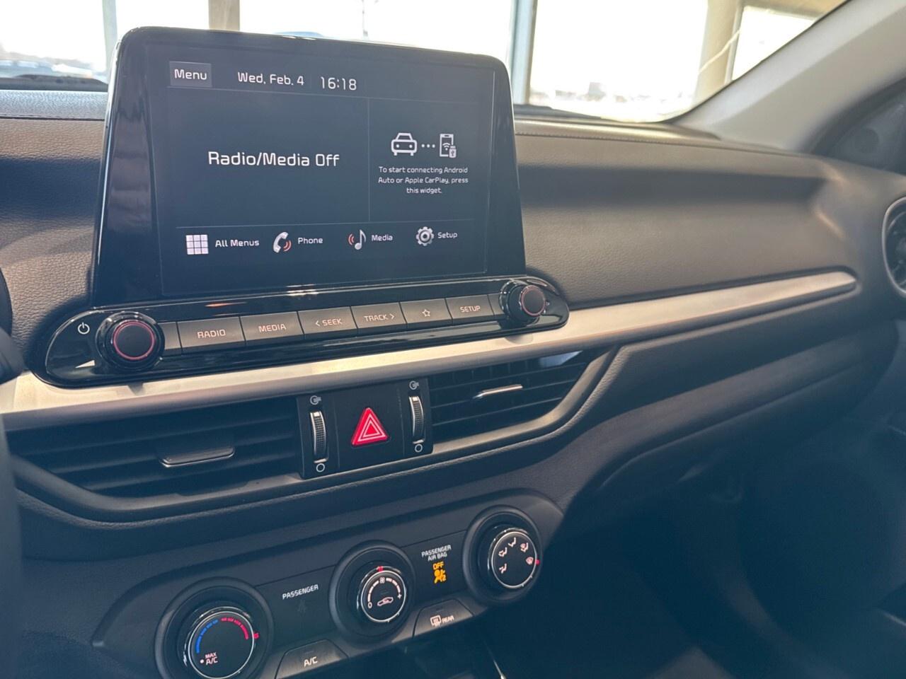 2022 Kia Forte EX IVT Photo