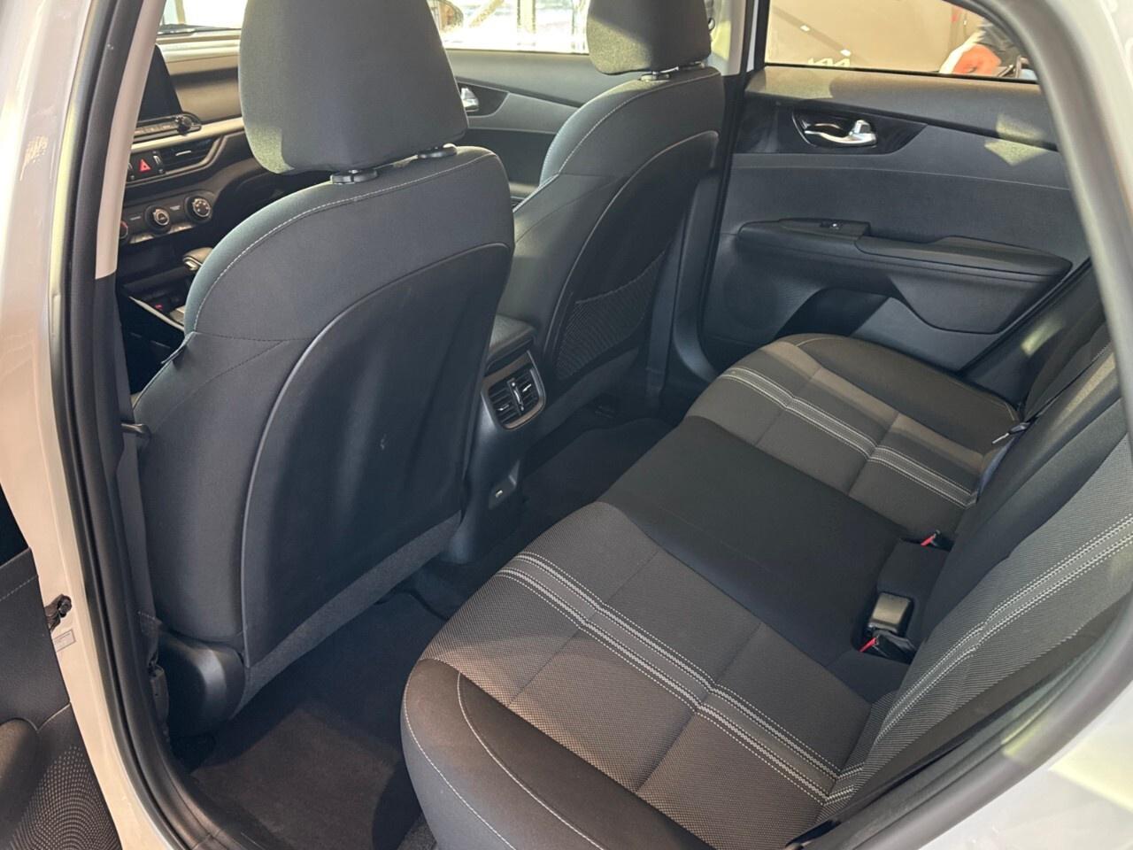 2022 Kia Forte EX IVT Photo