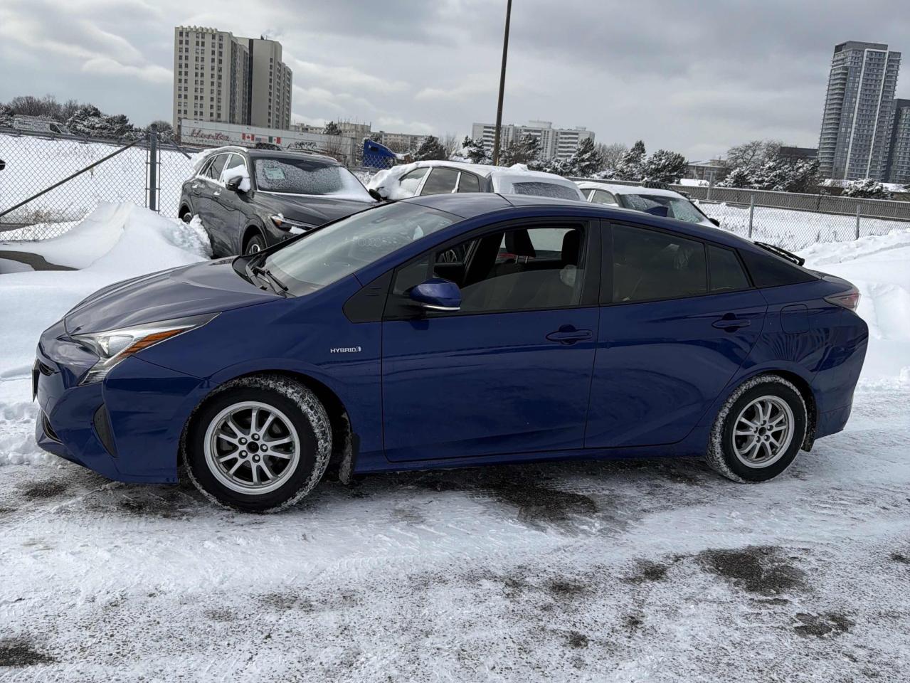 2017 Toyota Prius No Accidents l Hybrid l FWD l 1.8L l Like New Photo