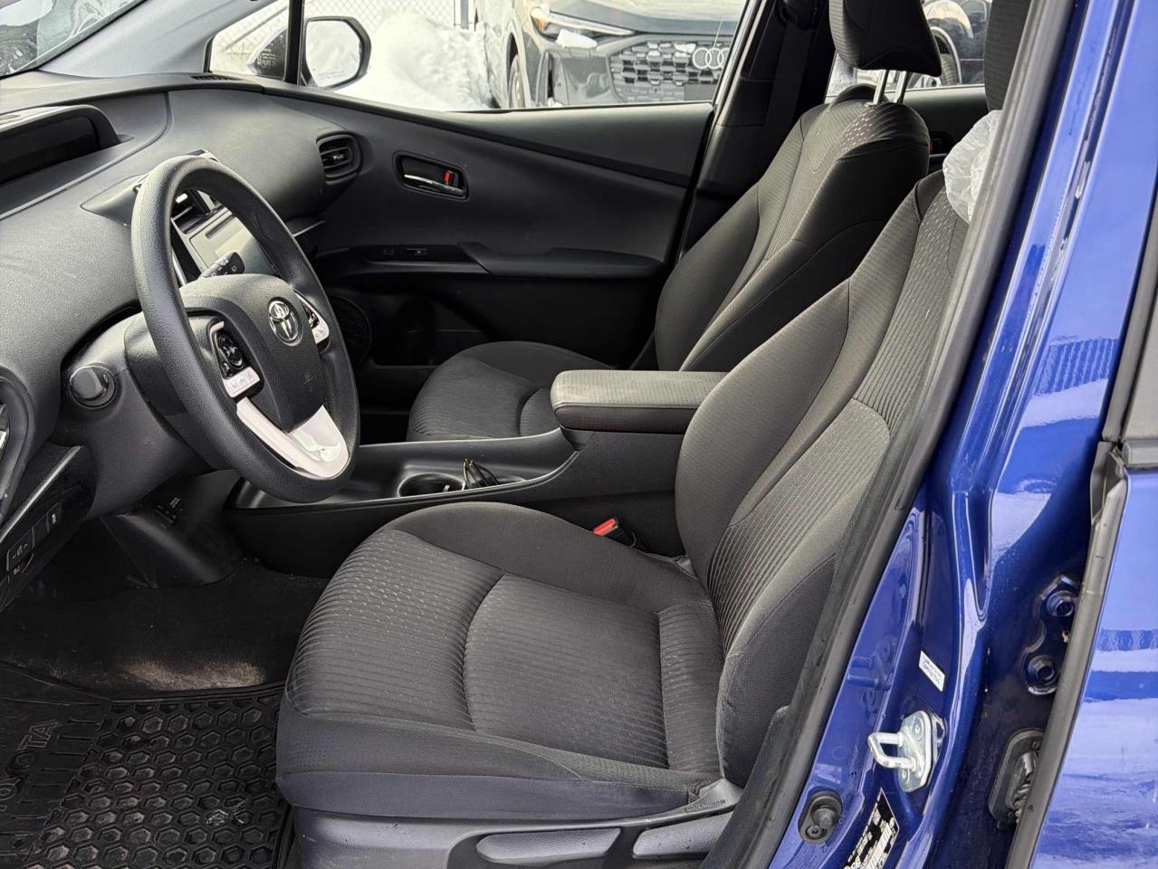 2017 Toyota Prius No Accidents l Hybrid l FWD l 1.8L l Like New Photo