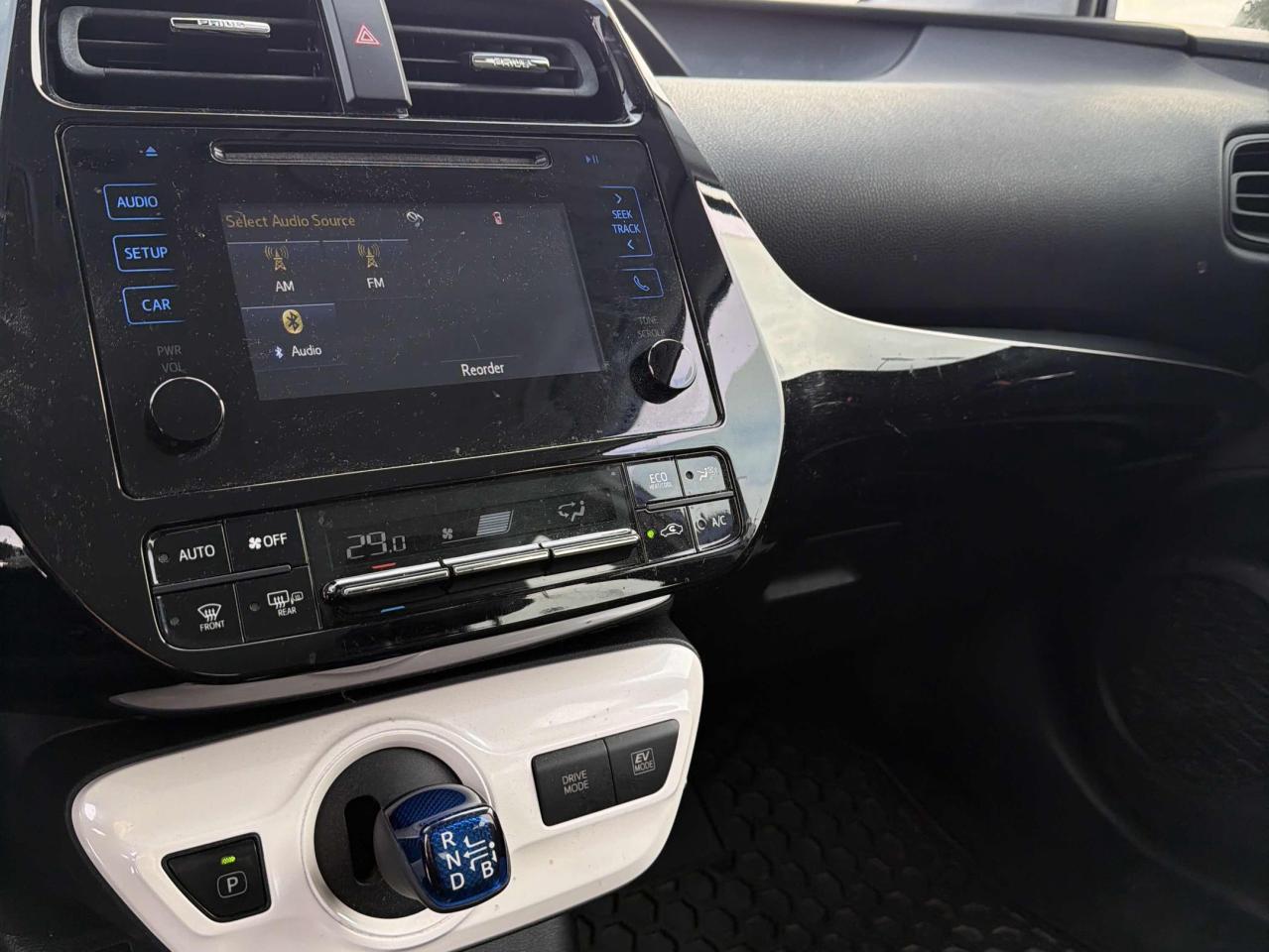 2017 Toyota Prius No Accidents l Hybrid l FWD l 1.8L l Like New Photo