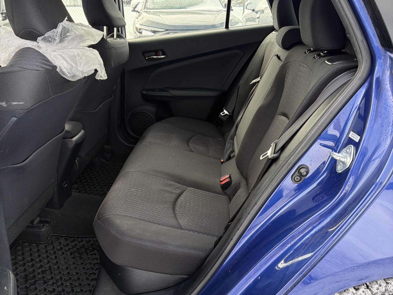 2017 Toyota Prius No Accidents l Hybrid l FWD l 1.8L l Like New Photo