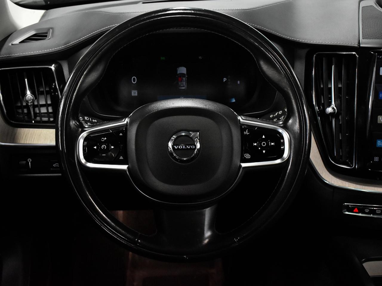 2022 Volvo XC60 B6 AWD Inscription NOAccidents  Navi   Panoramic Photo