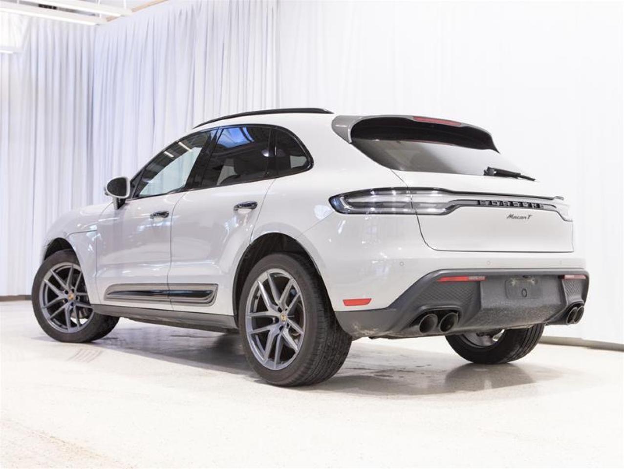 2023 Porsche Macan T Photo