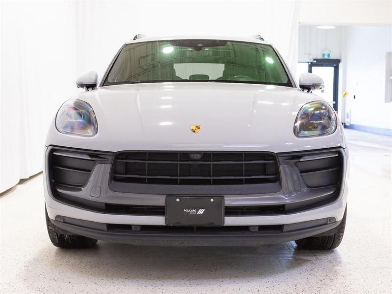 2023 Porsche Macan T Photo