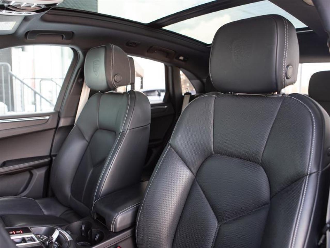 2023 Porsche Macan T Photo