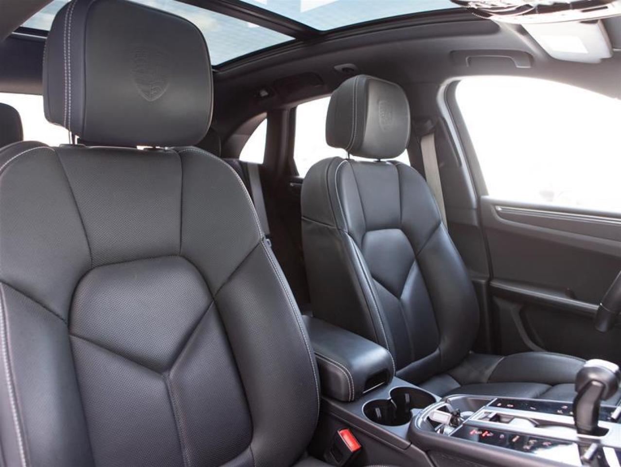 2023 Porsche Macan T Photo