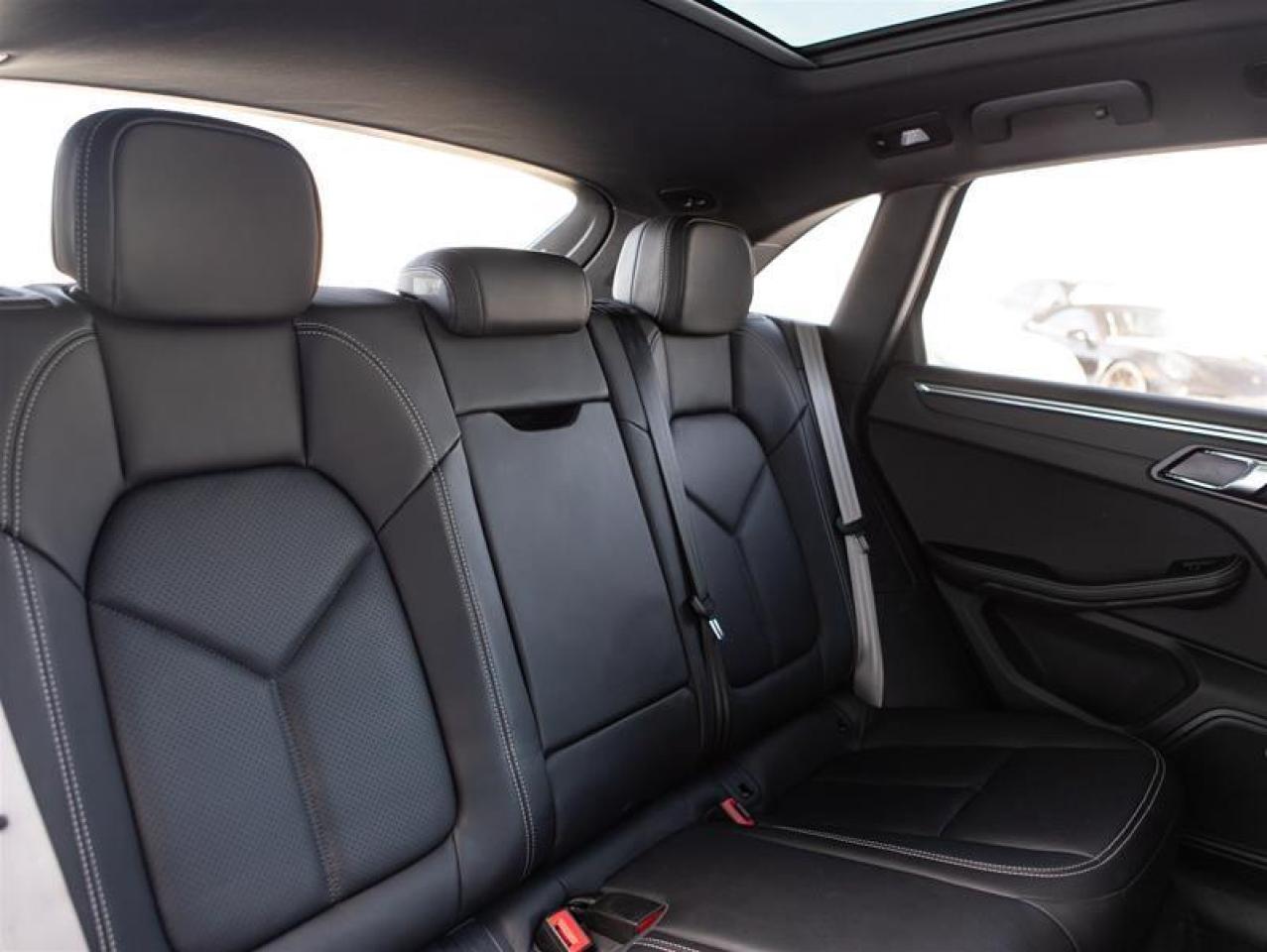 2023 Porsche Macan T Photo