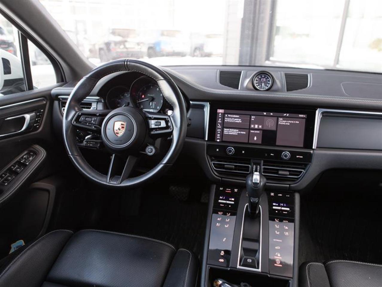 2023 Porsche Macan T Photo