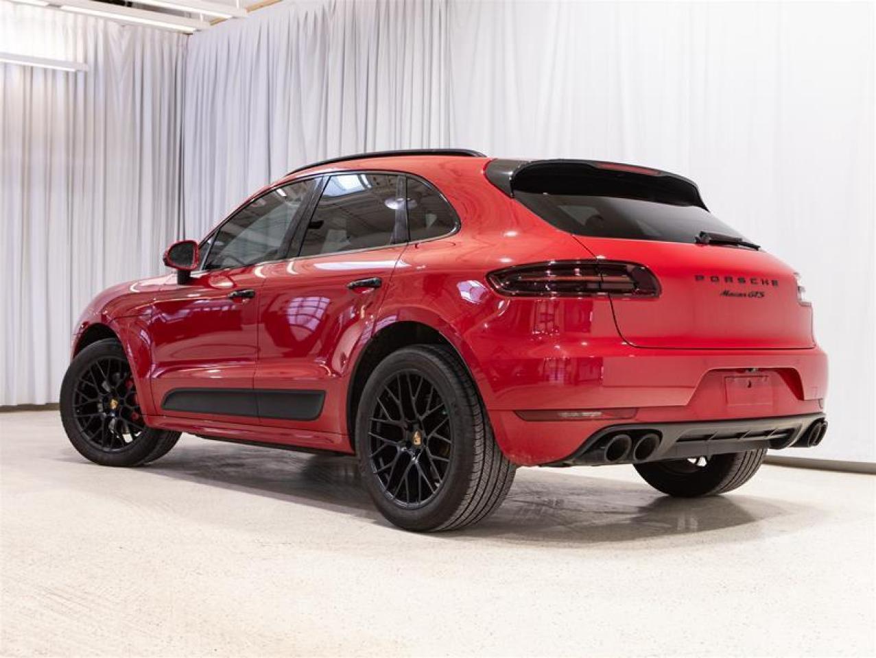 2017 Porsche Macan GTS Photo2