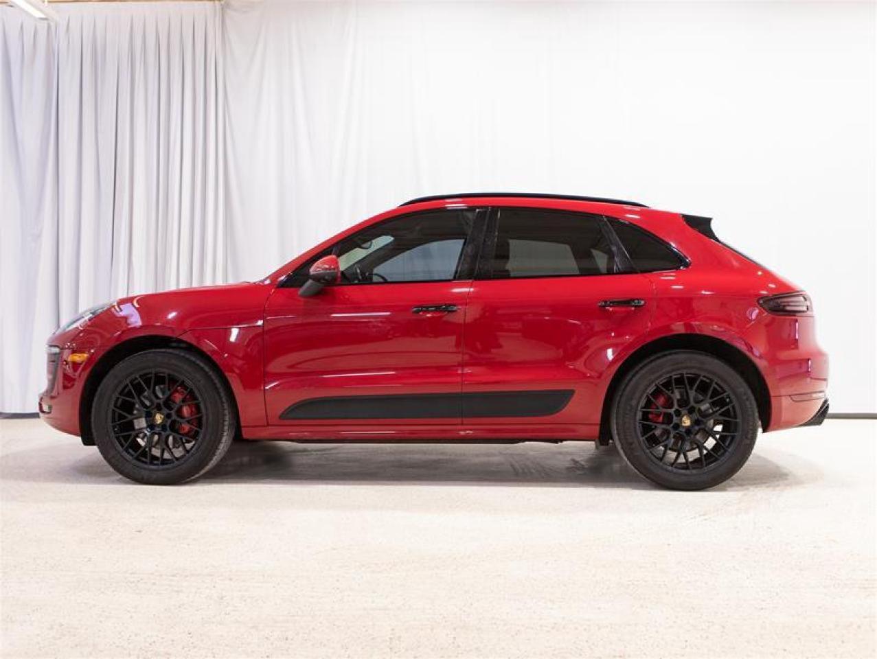 2017 Porsche Macan GTS Photo4