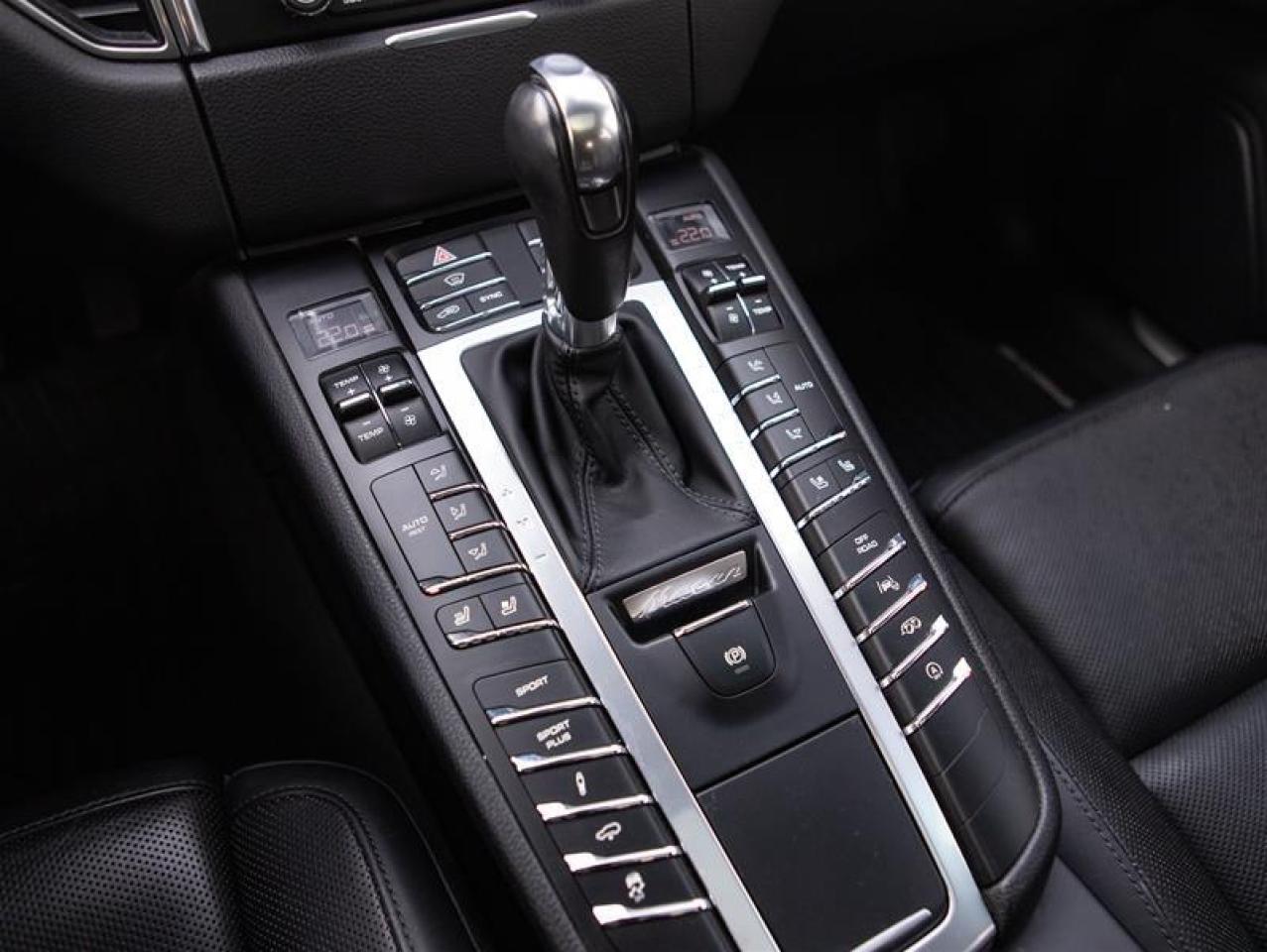 2017 Porsche Macan GTS Photo