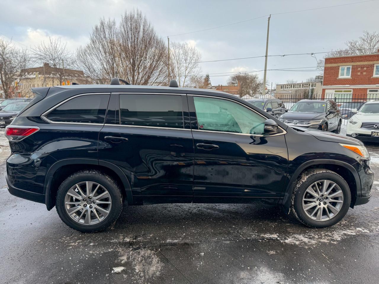 2016 Toyota Highlander XLE/AWD/NAVI/CAMERA/REMOTE/8 PASS/LOW KM/3.5L Photo