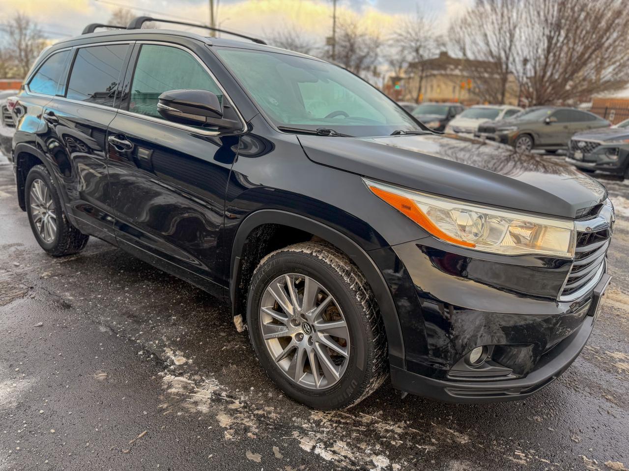 2016 Toyota Highlander XLE/AWD/NAVI/CAMERA/REMOTE/8 PASS/LOW KM/3.5L Photo