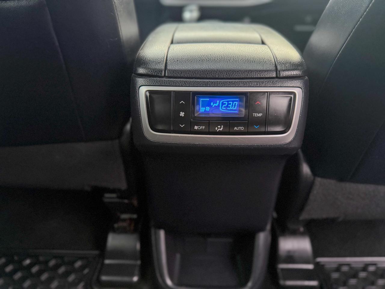 2016 Toyota Highlander XLE/AWD/NAVI/CAMERA/REMOTE/8 PASS/LOW KM/3.5L Photo