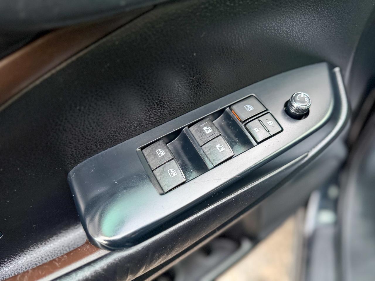 2016 Toyota Highlander XLE/AWD/NAVI/CAMERA/REMOTE/8 PASS/LOW KM/3.5L Photo