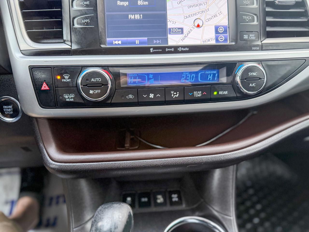 2016 Toyota Highlander XLE/AWD/NAVI/CAMERA/REMOTE/8 PASS/LOW KM/3.5L Photo