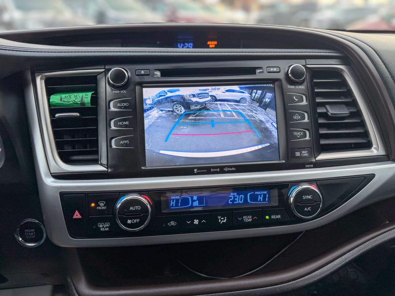 2016 Toyota Highlander XLE/AWD/NAVI/CAMERA/REMOTE/8 PASS/LOW KM/3.5L Photo