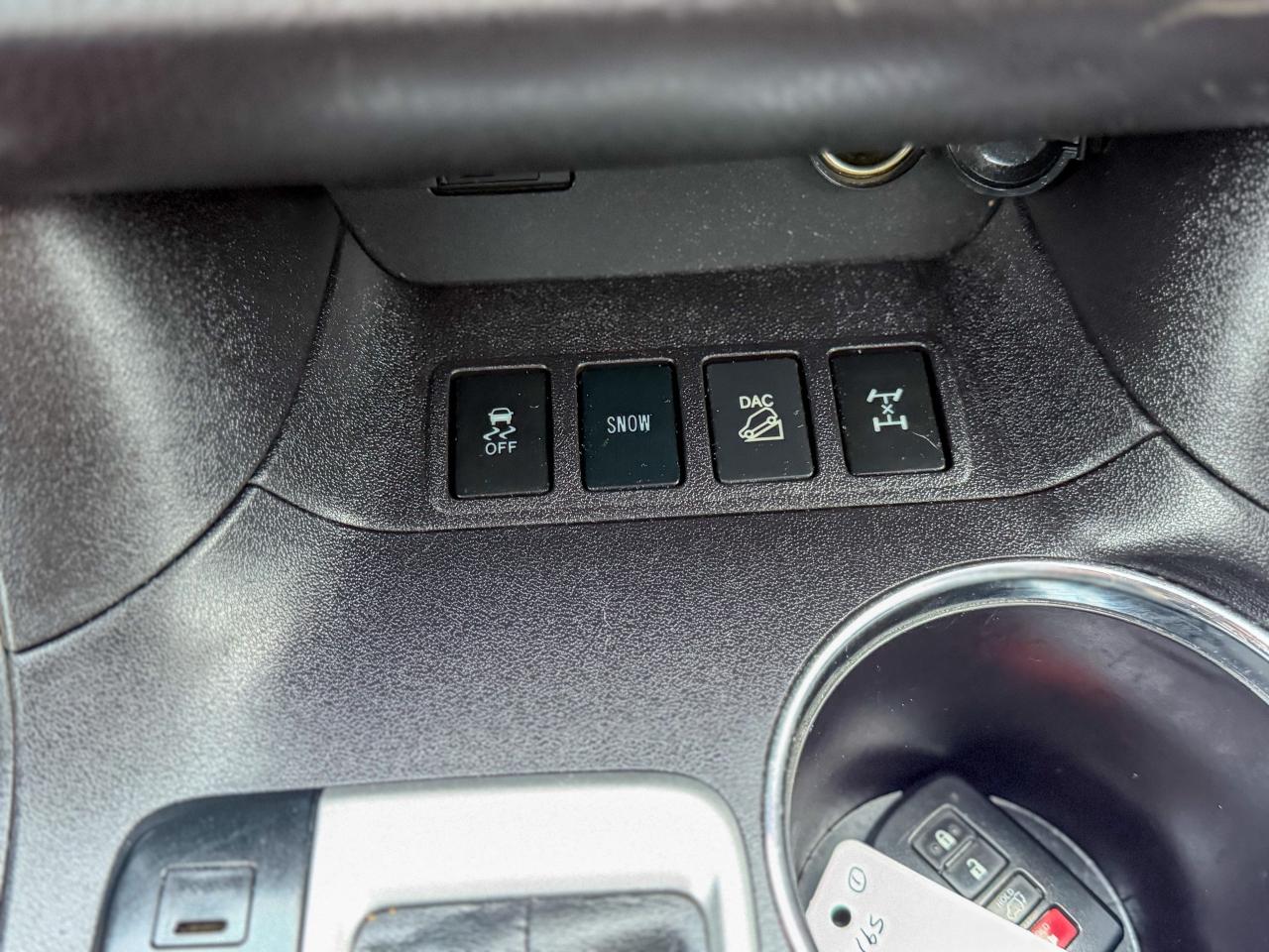 2016 Toyota Highlander XLE/AWD/NAVI/CAMERA/REMOTE/8 PASS/LOW KM/3.5L Photo