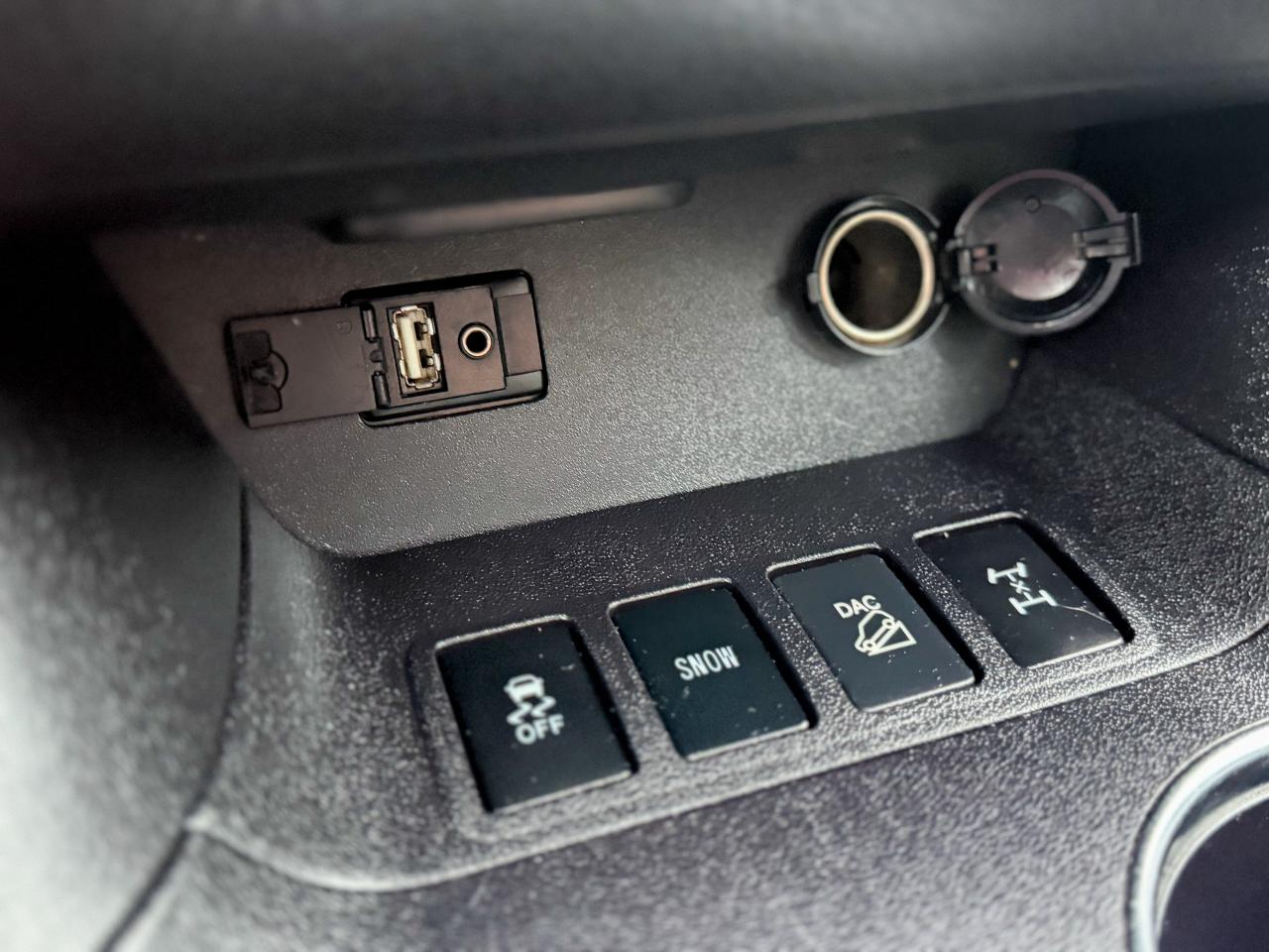 2016 Toyota Highlander XLE/AWD/NAVI/CAMERA/REMOTE/8 PASS/LOW KM/3.5L Photo