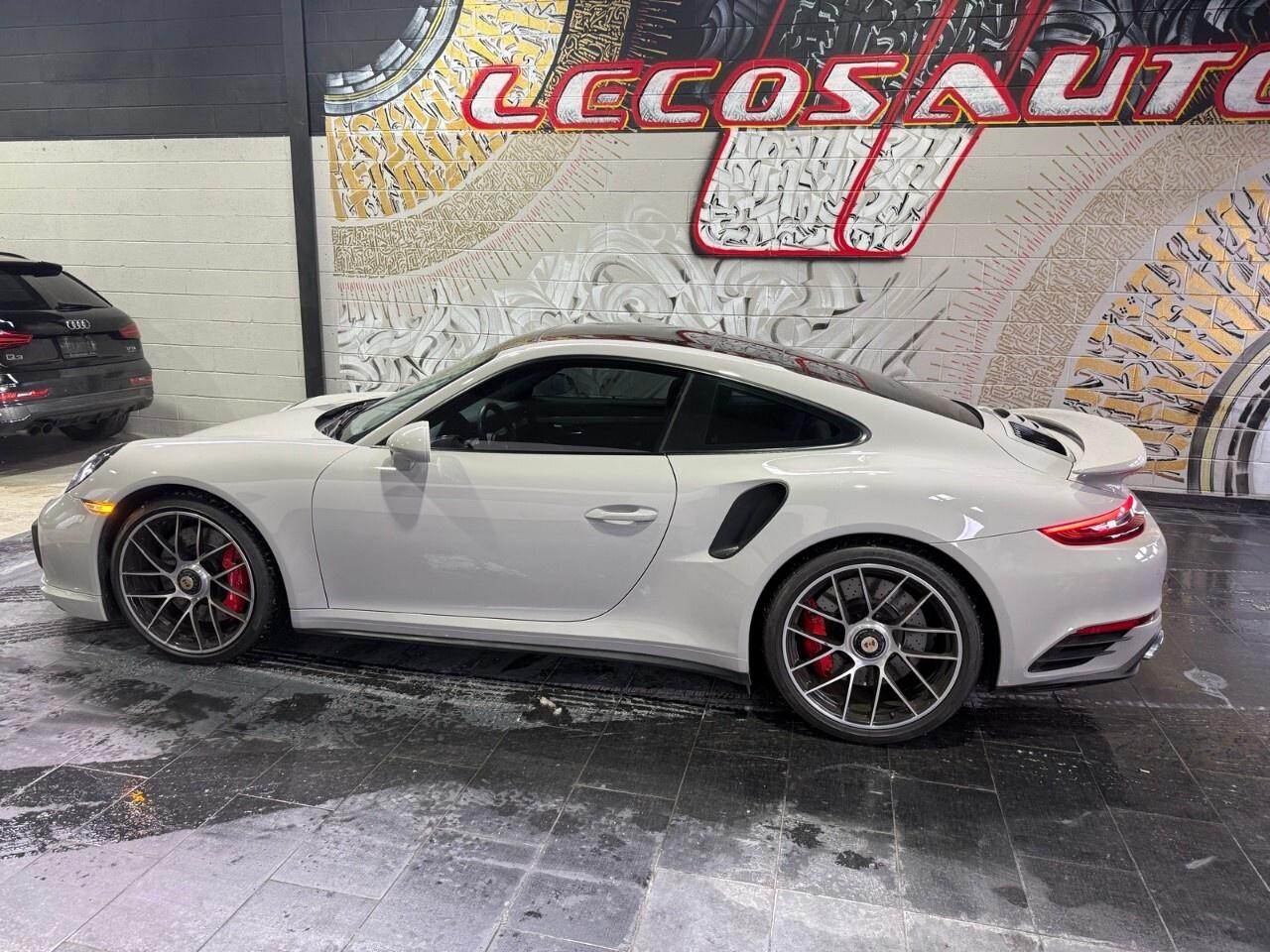 2019 Porsche 911 Turbo Coupe 2019 Porsche 911 turbo coupe 18,000 km Photo2