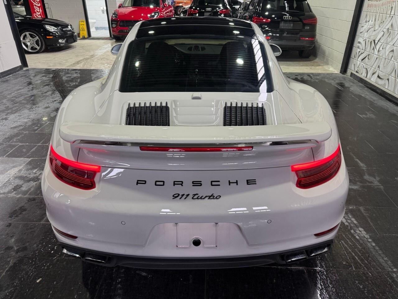 2019 Porsche 911 Turbo Coupe 2019 Porsche 911 turbo coupe 18,000 km Photo4