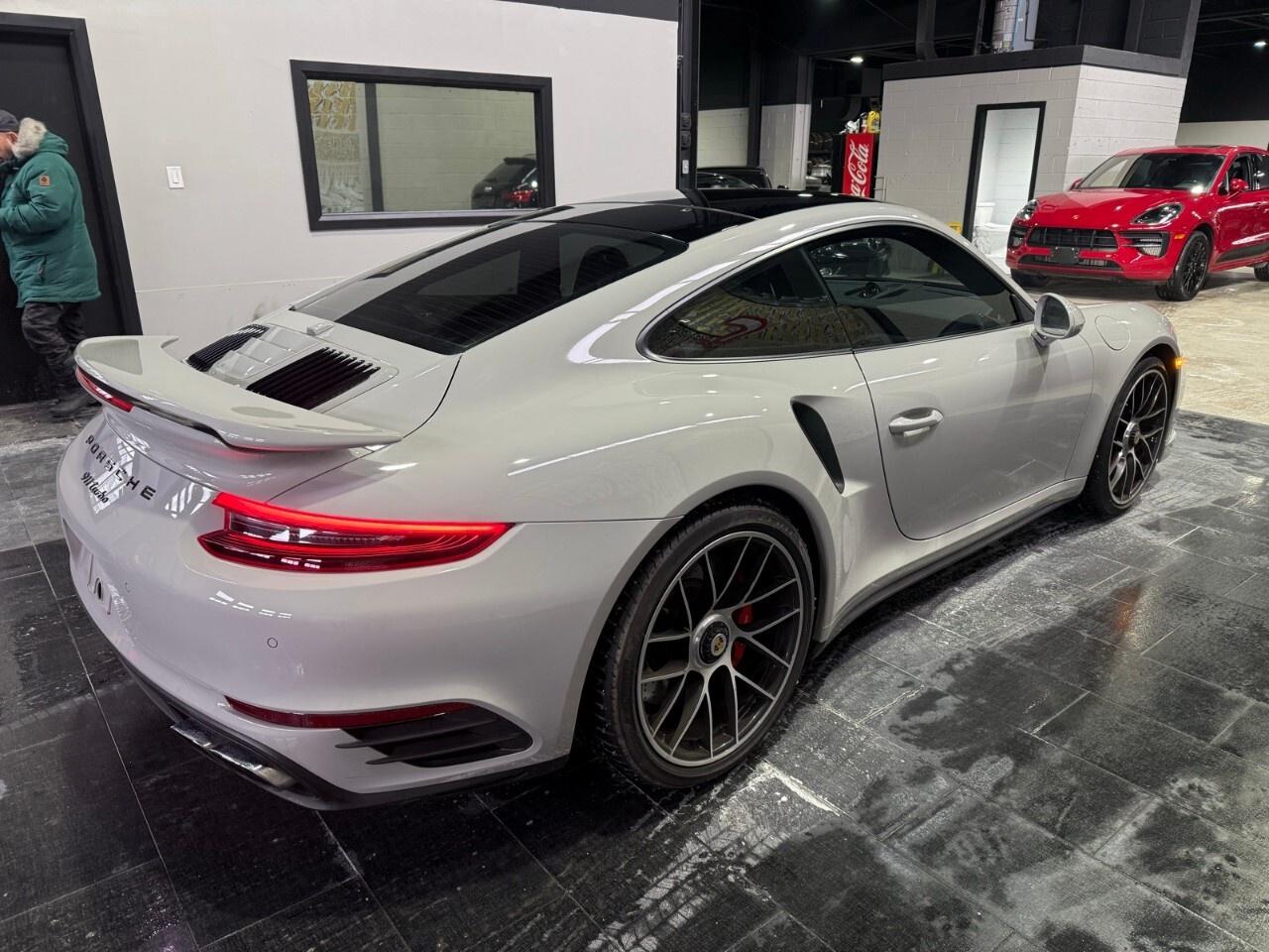 2019 Porsche 911 Turbo Coupe 2019 Porsche 911 turbo coupe 18,000 km Photo