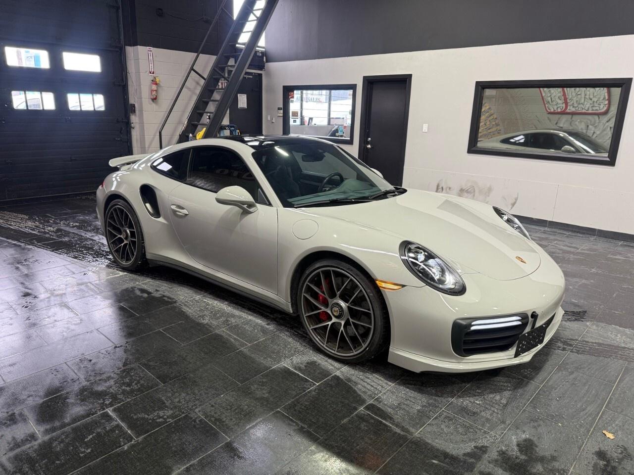 2019 Porsche 911 Turbo Coupe 2019 Porsche 911 turbo coupe 18,000 km Photo