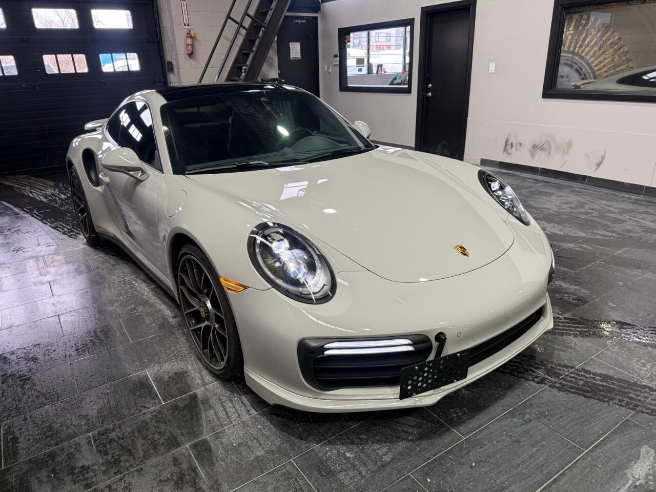 2019 Porsche 911 Turbo Coupe 2019 Porsche 911 turbo coupe 18,000 km Photo