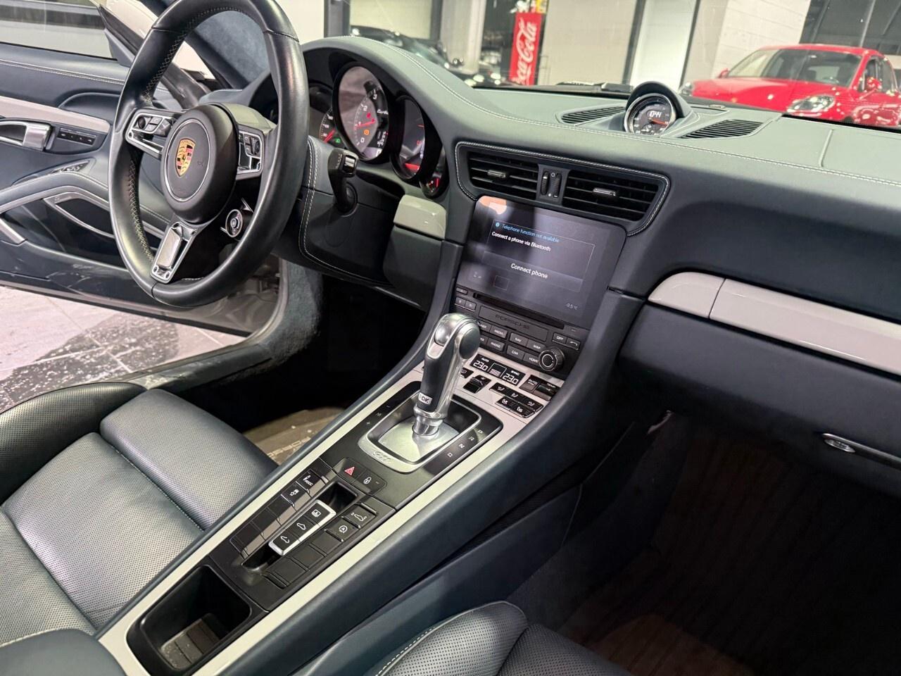 2019 Porsche 911 Turbo Coupe 2019 Porsche 911 turbo coupe 18,000 km Photo