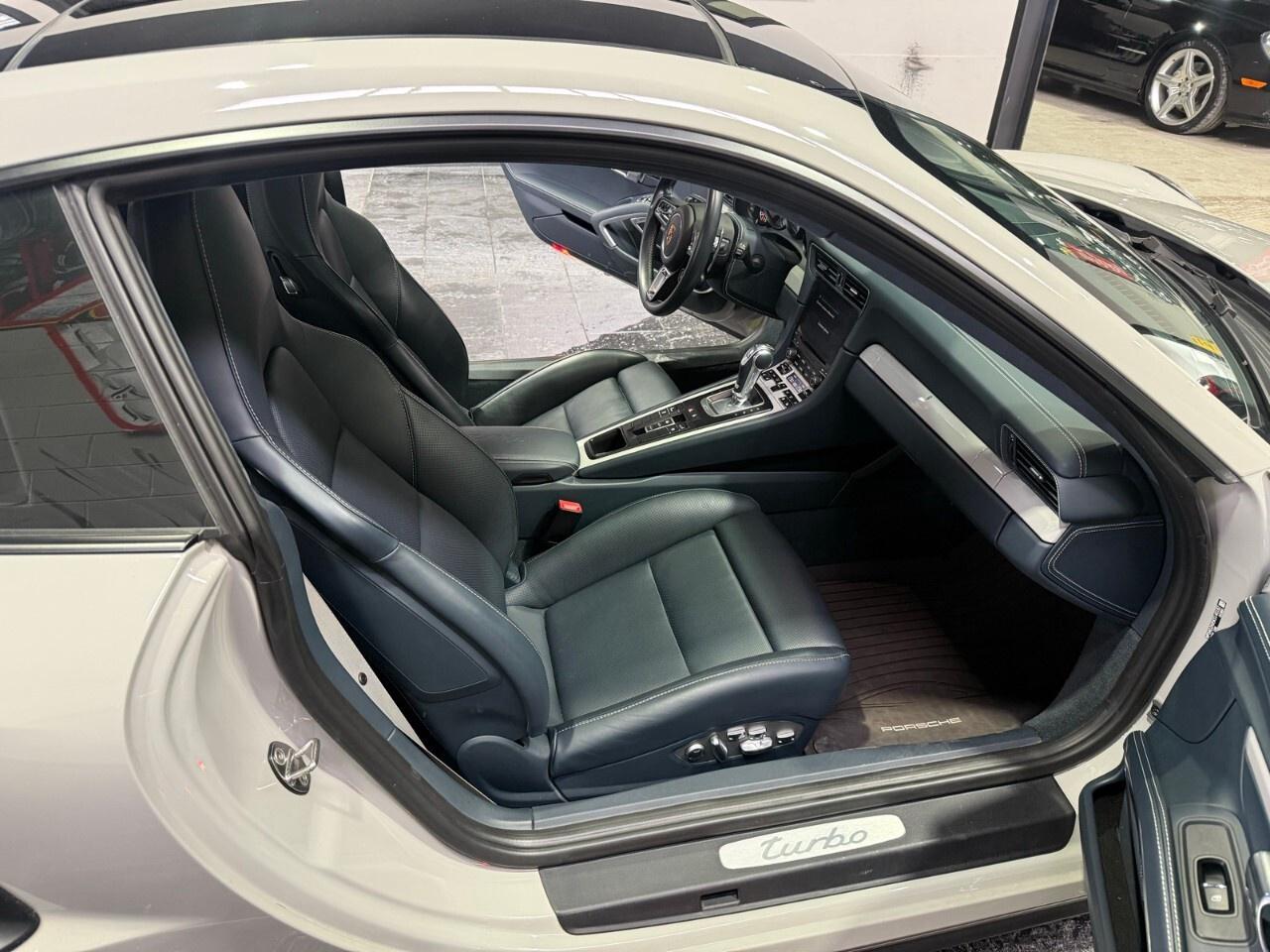 2019 Porsche 911 Turbo Coupe 2019 Porsche 911 turbo coupe 18,000 km Photo