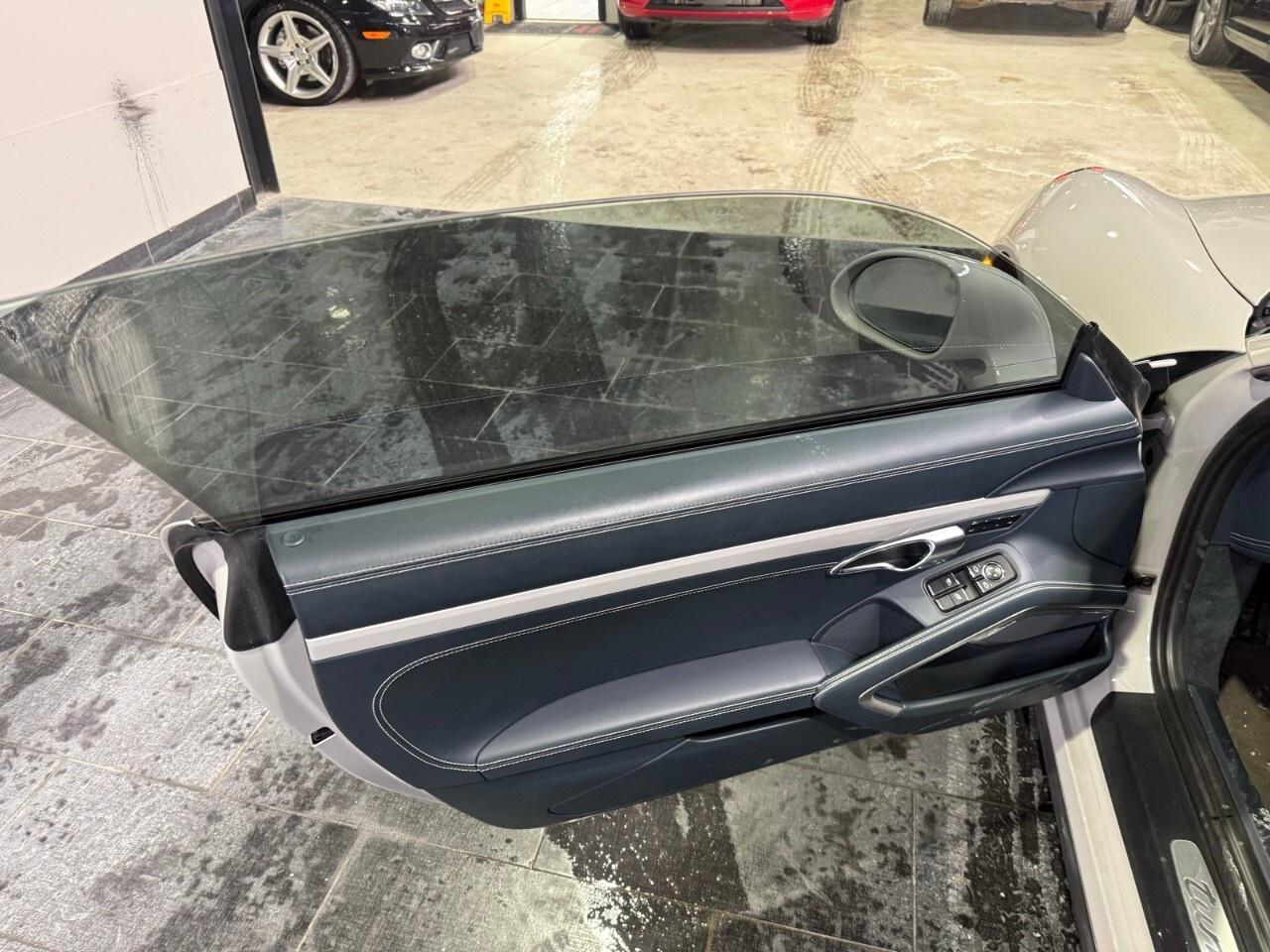 2019 Porsche 911 Turbo Coupe 2019 Porsche 911 turbo coupe 18,000 km Photo