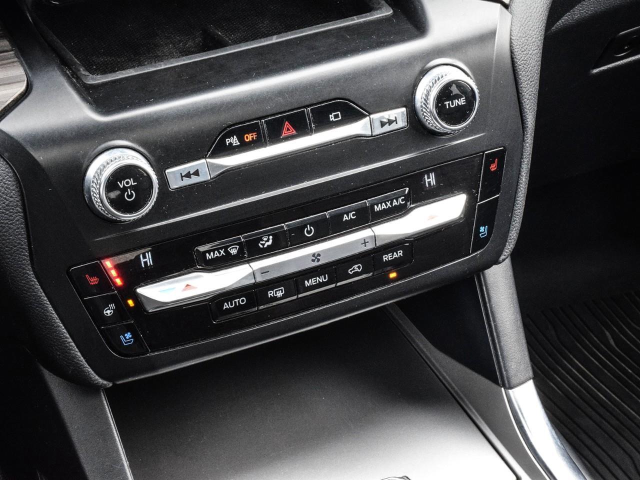 2020 Ford Explorer Limited Twin Panel Moonroof   Class III Tow Photo