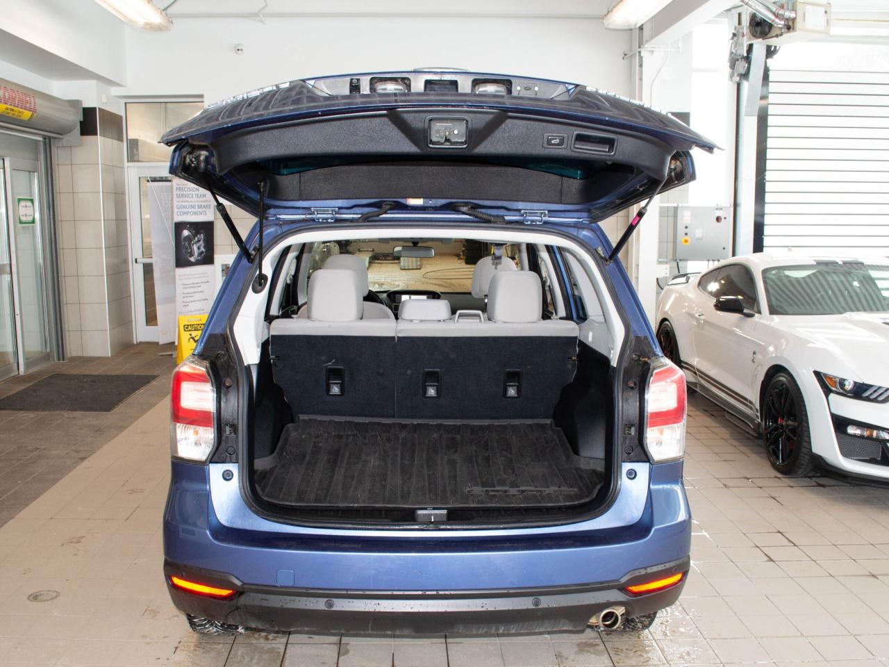 2018 Subaru Forester 2.5i Touring CVT w-EyeSight Pkg Photo