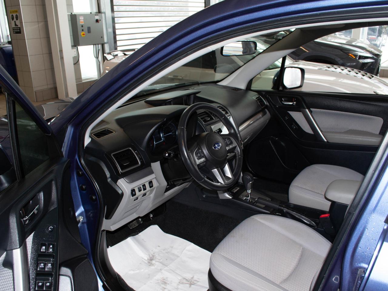 2018 Subaru Forester 2.5i Touring CVT w-EyeSight Pkg Photo