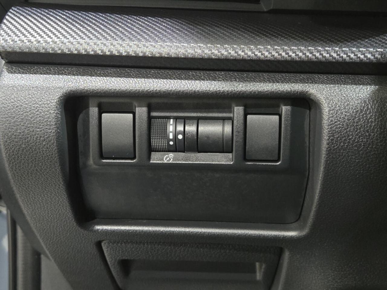 2024 Subaru Crosstrek 2.5L Limited W/EYESIGHT AWD CVT PUSH START SUNROOF Photo