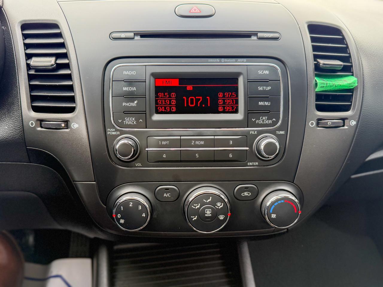 2016 Kia Forte LX/NO ACCIDENTS/LOW KM/1.8L/BLUETOOTH/ACTIVE ECO Photo