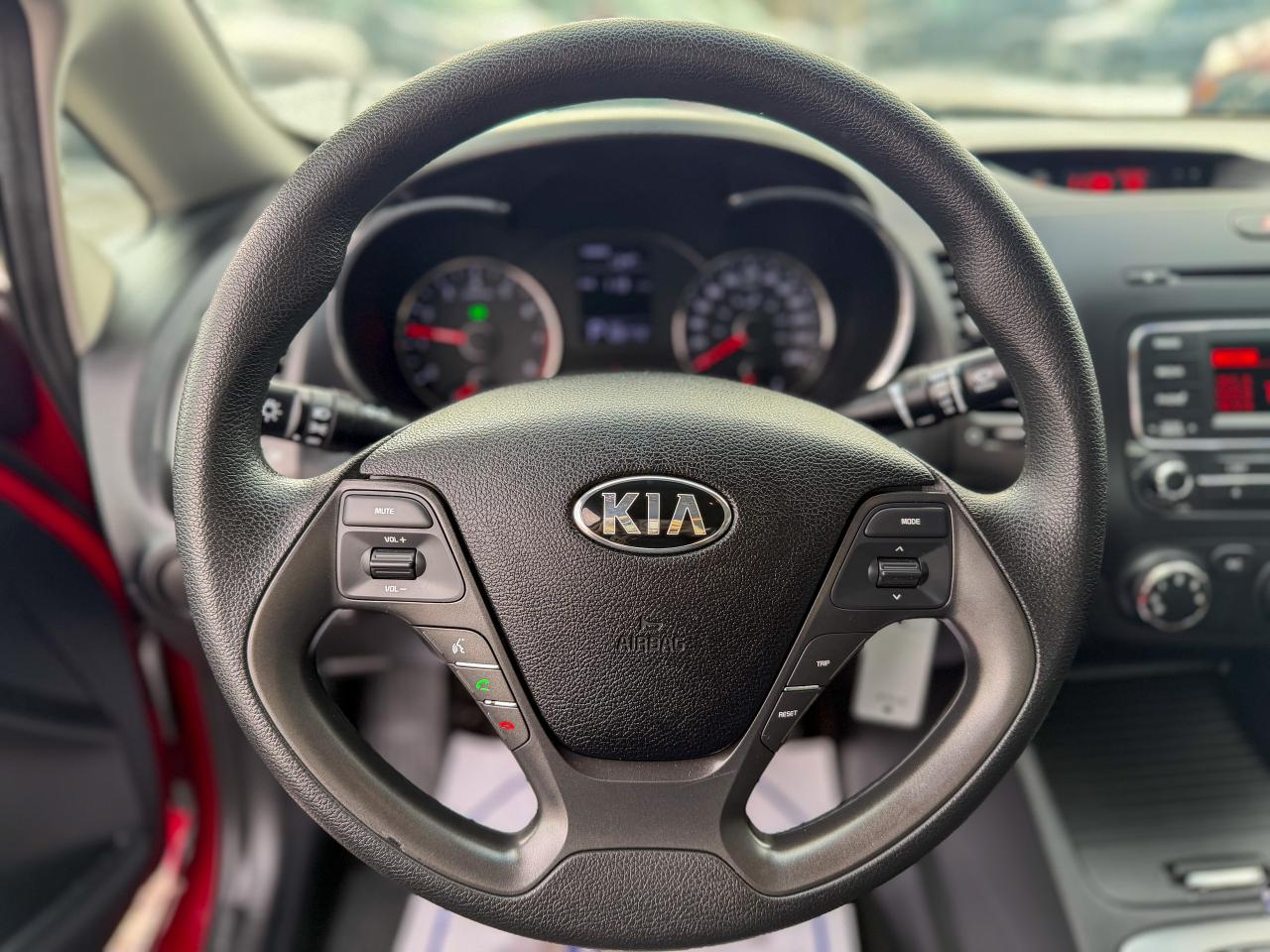 2016 Kia Forte LX/NO ACCIDENTS/LOW KM/1.8L/BLUETOOTH/ACTIVE ECO Photo