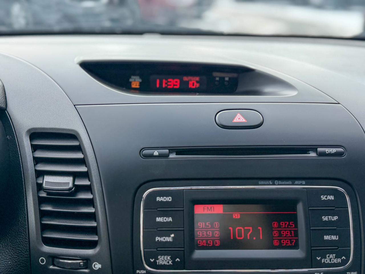 2016 Kia Forte LX/NO ACCIDENTS/LOW KM/1.8L/BLUETOOTH/ACTIVE ECO Photo