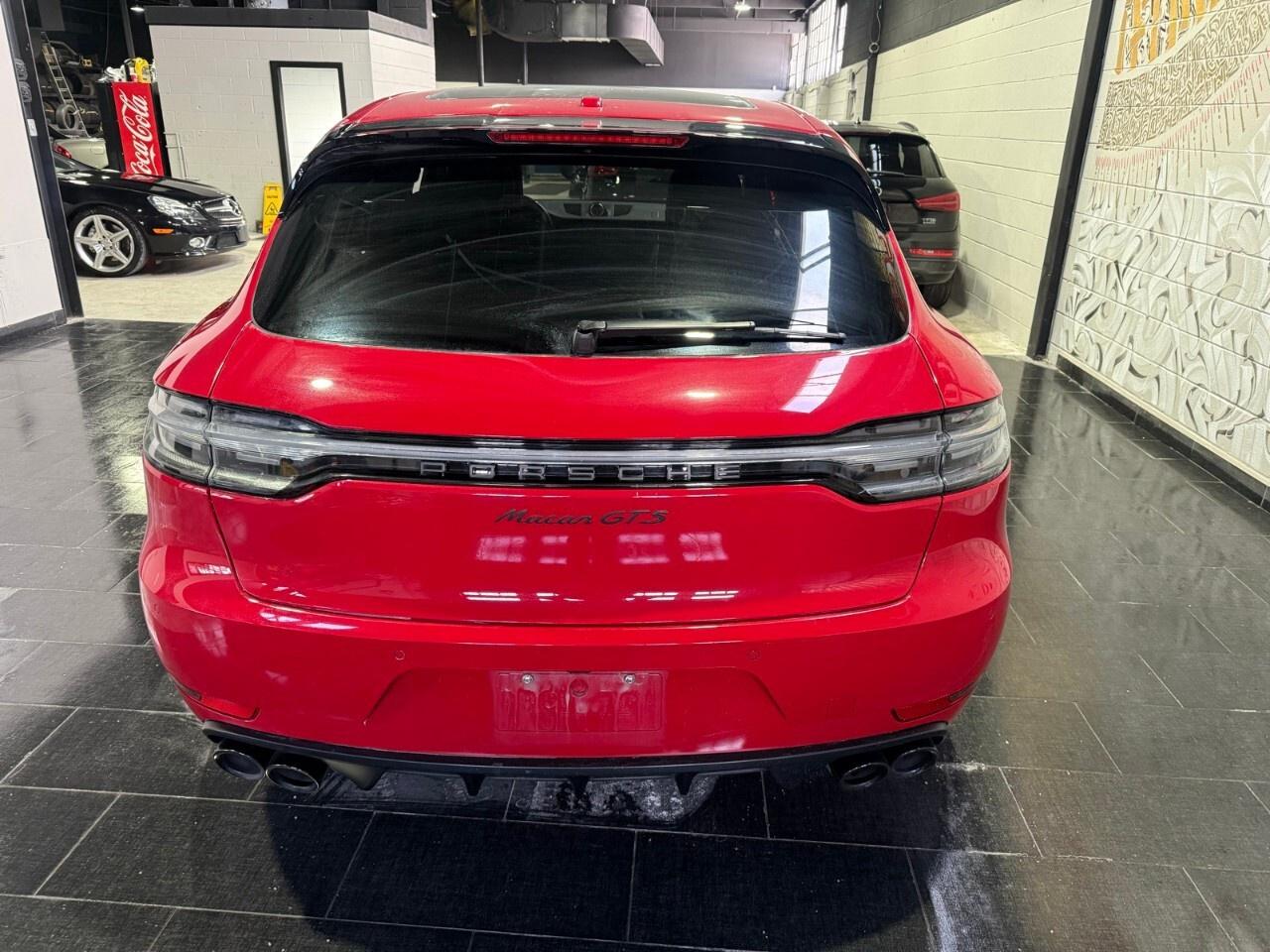 2021 Porsche Macan GTS AWD 2021 Porsche McKahn GTS only 23,000 km Photo