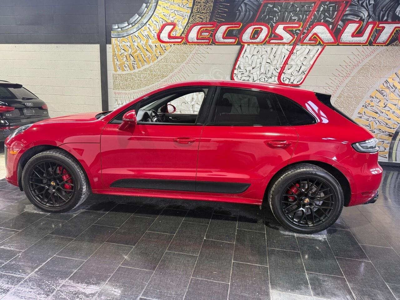 2021 Porsche Macan GTS AWD 2021 Porsche McKahn GTS only 23,000 km Photo2