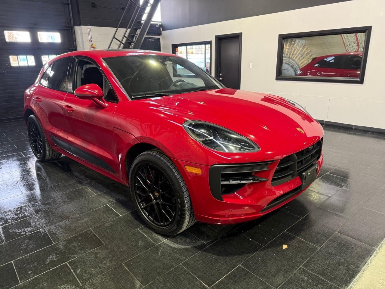 2021 Porsche Macan GTS AWD 2021 Porsche McKahn GTS only 23,000 km Photo
