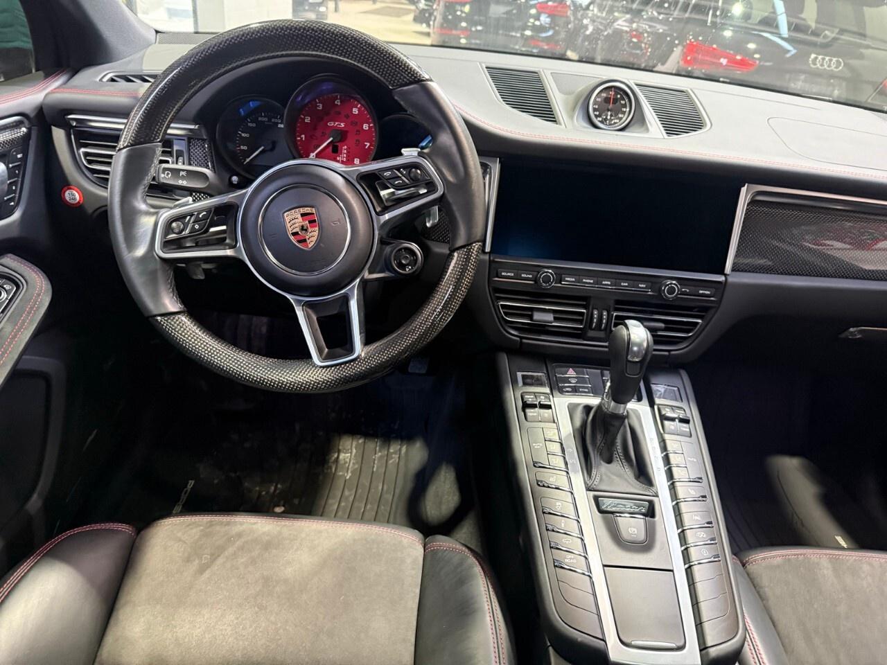 2021 Porsche Macan GTS AWD 2021 Porsche McKahn GTS only 23,000 km Photo