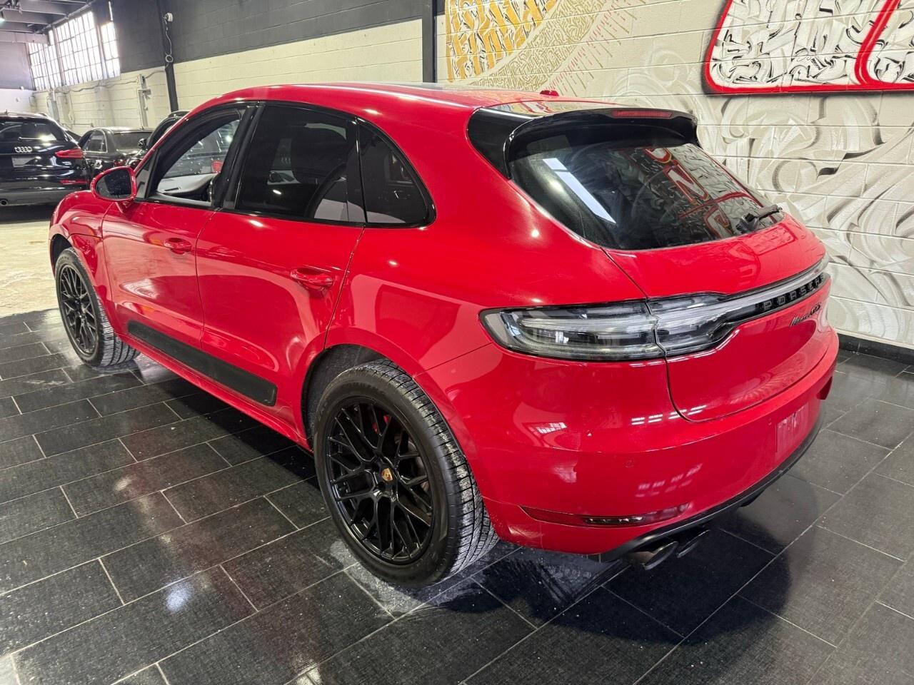 2021 Porsche Macan GTS AWD 2021 Porsche Macan GTS only 23,000 km Photo3