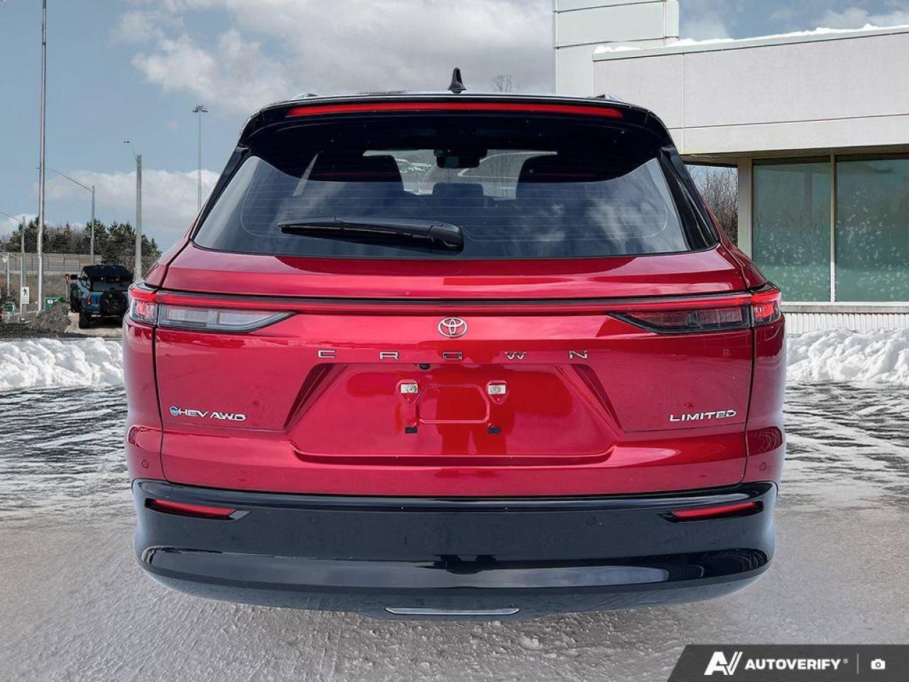 2025 Toyota Crown Signia Limited   ONE OWNER   LEATHER ONE OWNER   LEATHER Photo