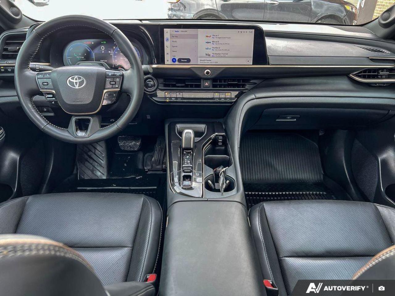 2025 Toyota Crown Signia Limited   ONE OWNER   LEATHER ONE OWNER   LEATHER Photo