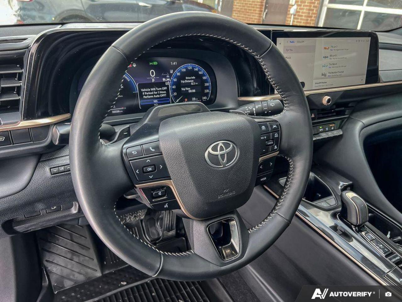 2025 Toyota Crown Signia Limited   ONE OWNER   LEATHER ONE OWNER   LEATHER Photo