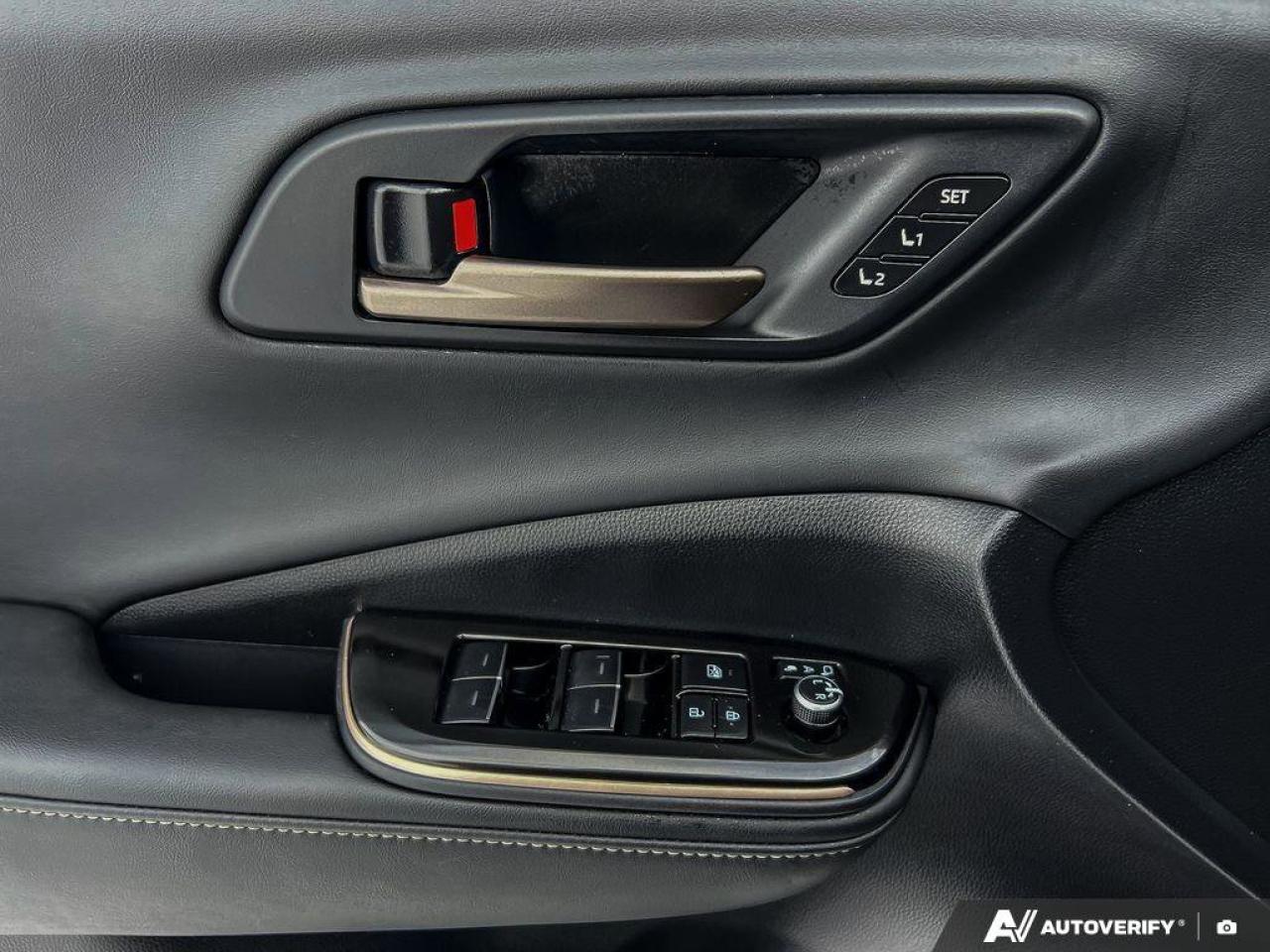 2025 Toyota Crown Signia Limited   ONE OWNER   LEATHER ONE OWNER   LEATHER Photo