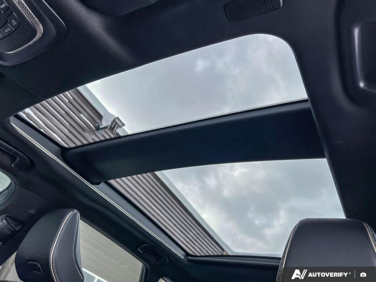 2025 Toyota Crown Signia Limited   ONE OWNER   LEATHER ONE OWNER   LEATHER Photo